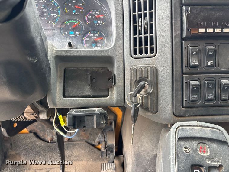 image for item DZ4662 2006 International 7400 dump truck
