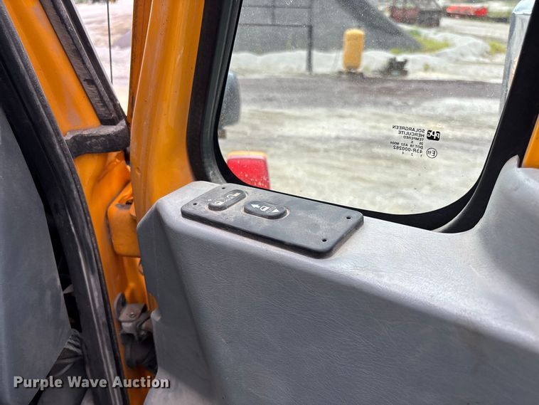 image for item DZ4662 2006 International 7400 dump truck