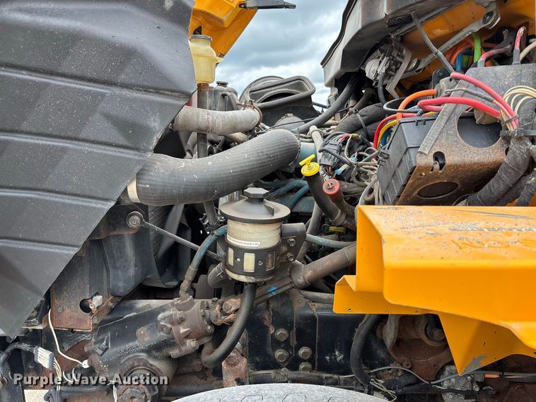 image for item DZ4662 2006 International 7400 dump truck