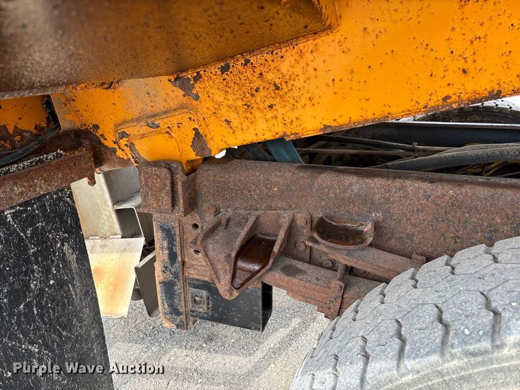 image for item DZ4662 2006 International 7400 dump truck