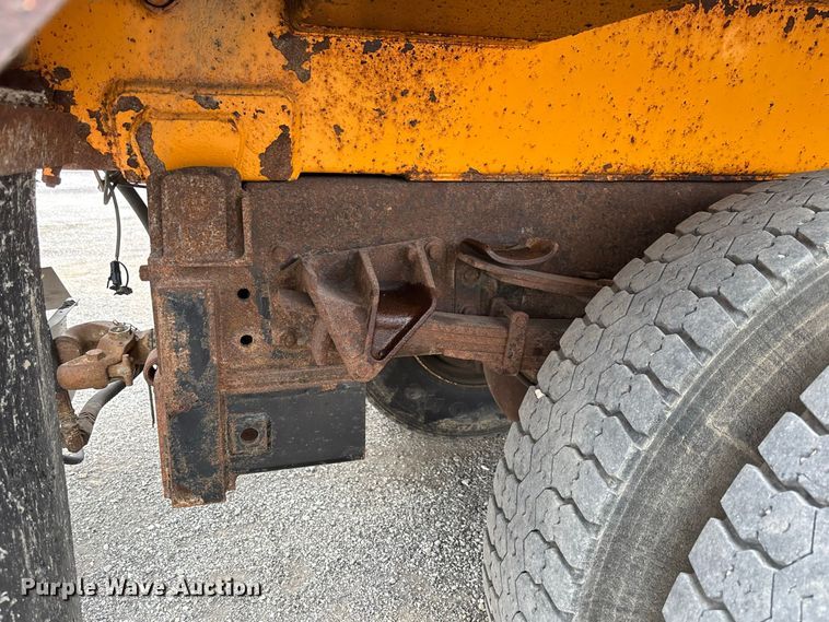 image for item DZ4662 2006 International 7400 dump truck