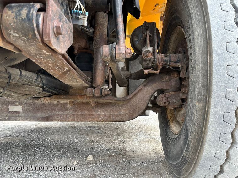 image for item DZ4662 2006 International 7400 dump truck