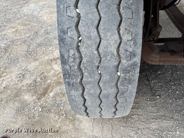 image for item DZ4662 2006 International 7400 dump truck
