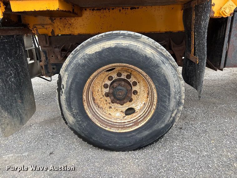 image for item DZ4662 2006 International 7400 dump truck