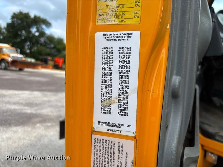 image for item DZ4662 2006 International 7400 dump truck