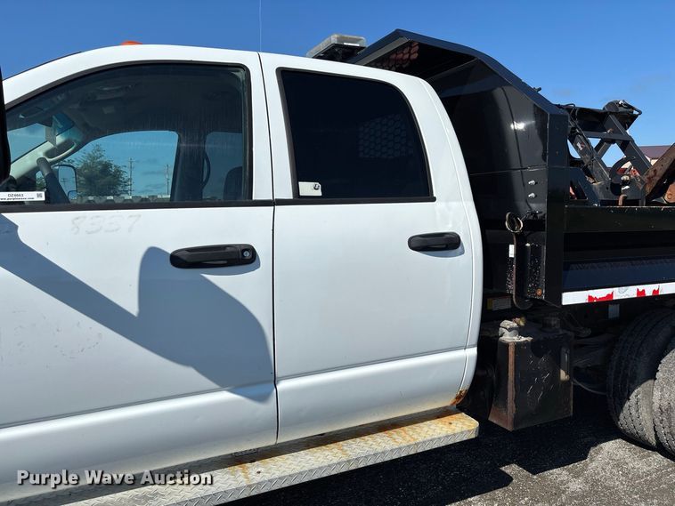 image for item DZ4663 2009 Dodge Ram 5500 dump truck