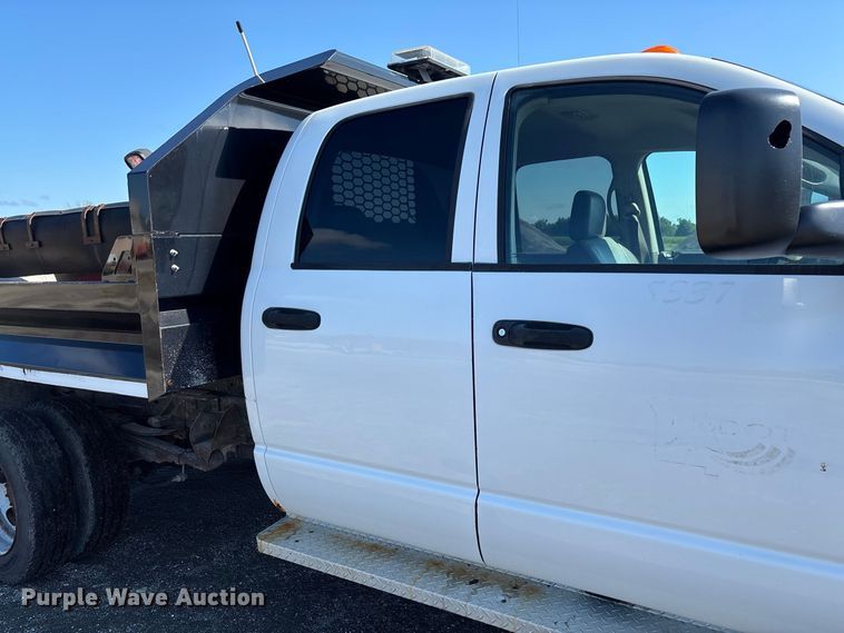 image for item DZ4663 2009 Dodge Ram 5500 dump truck