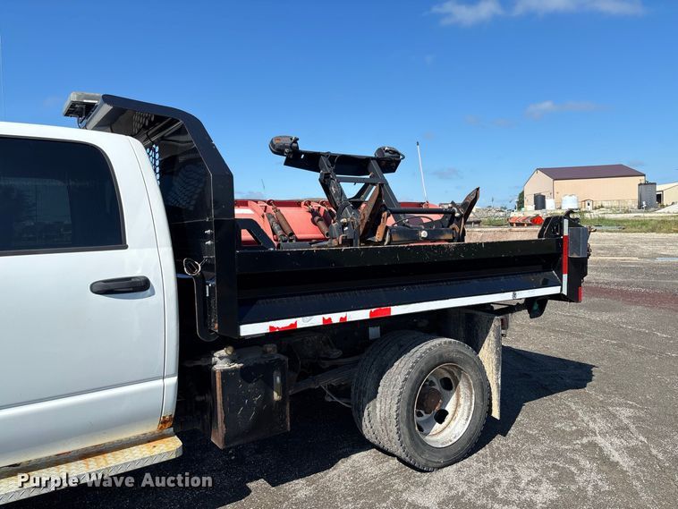image for item DZ4663 2009 Dodge Ram 5500 dump truck