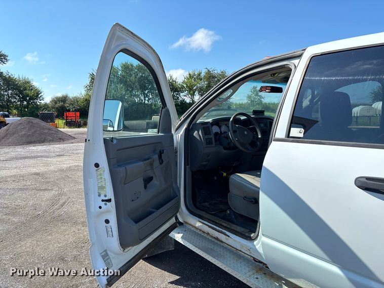 image for item DZ4663 2009 Dodge Ram 5500 dump truck