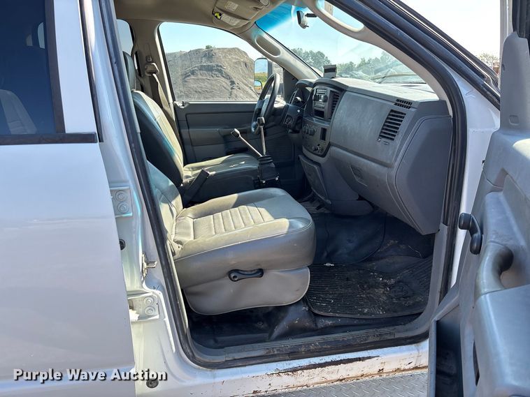 image for item DZ4663 2009 Dodge Ram 5500 dump truck