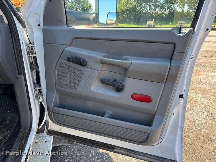 image for item DZ4663 2009 Dodge Ram 5500 dump truck