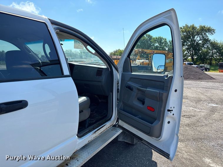 image for item DZ4663 2009 Dodge Ram 5500 dump truck