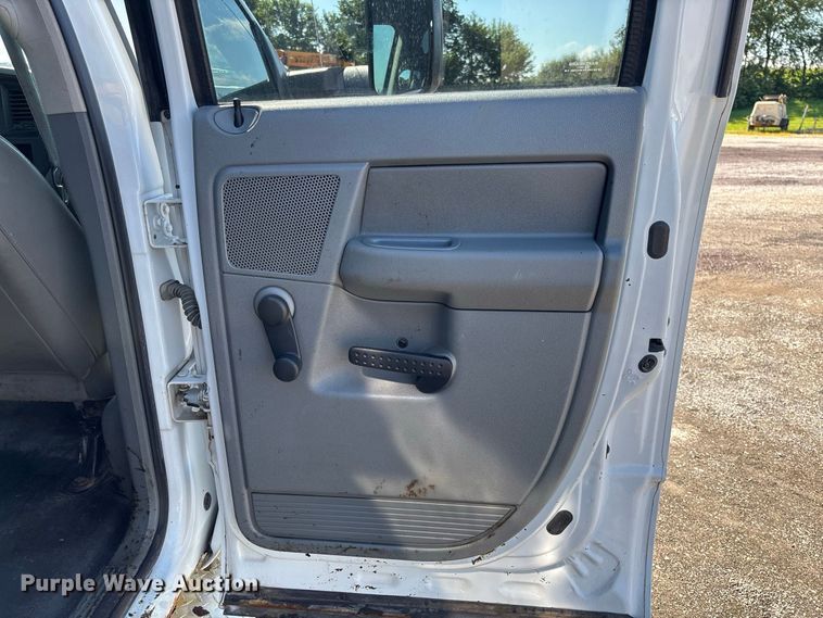 image for item DZ4663 2009 Dodge Ram 5500 dump truck