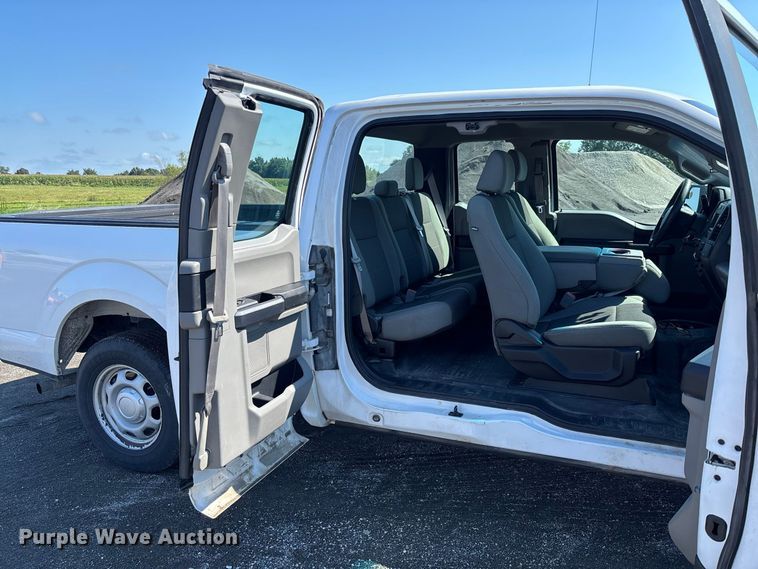 image for item DZ4664 2018 Ford F150 XL Ext. Cab pickup truck