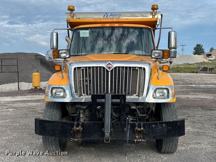 image for item DZ4666 2007 International 7400 dump truck