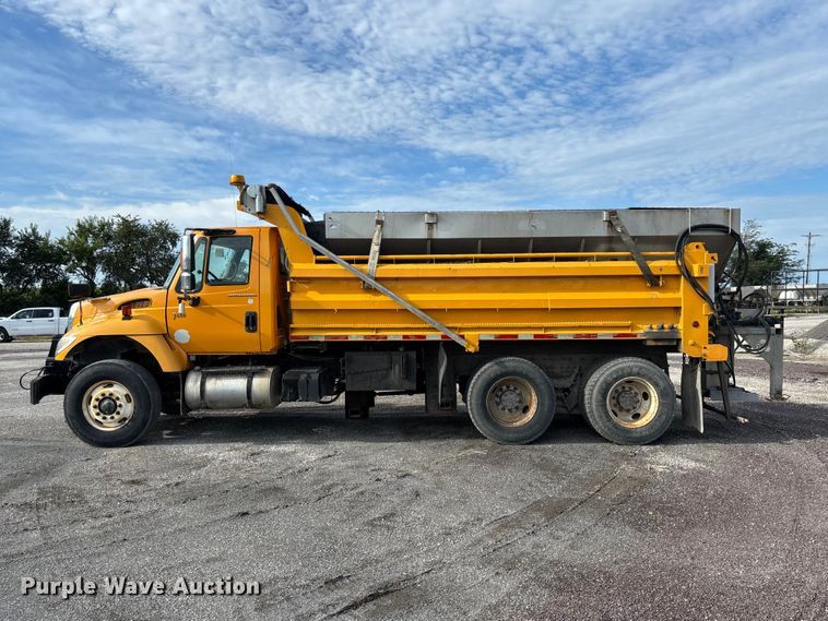image for item DZ4666 2007 International 7400 dump truck