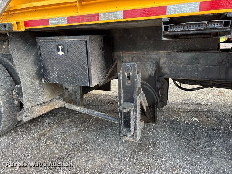 image for item DZ4666 2007 International 7400 dump truck
