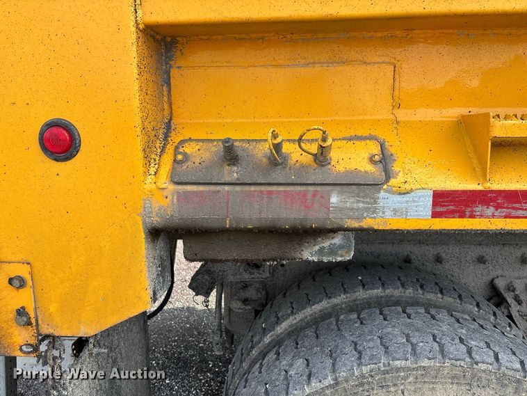 image for item DZ4666 2007 International 7400 dump truck