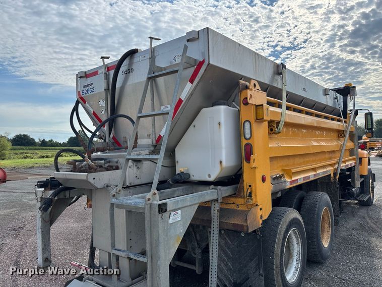 image for item DZ4666 2007 International 7400 dump truck
