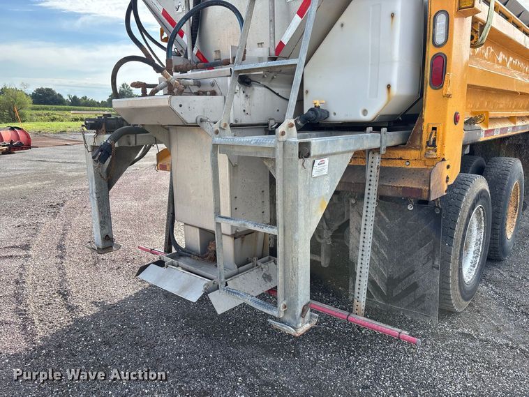 image for item DZ4666 2007 International 7400 dump truck