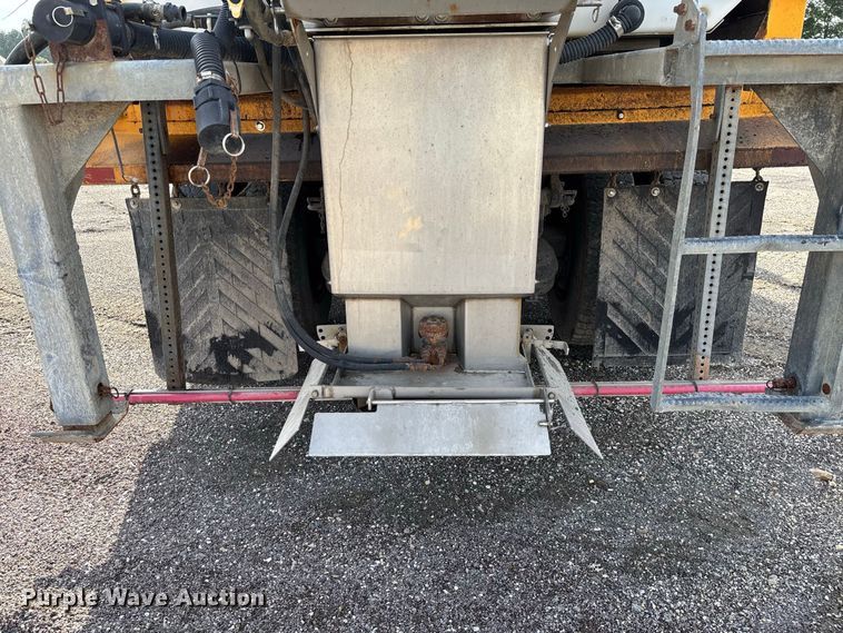 image for item DZ4666 2007 International 7400 dump truck