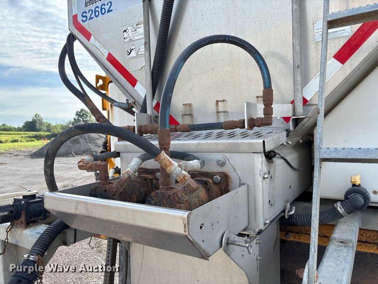image for item DZ4666 2007 International 7400 dump truck