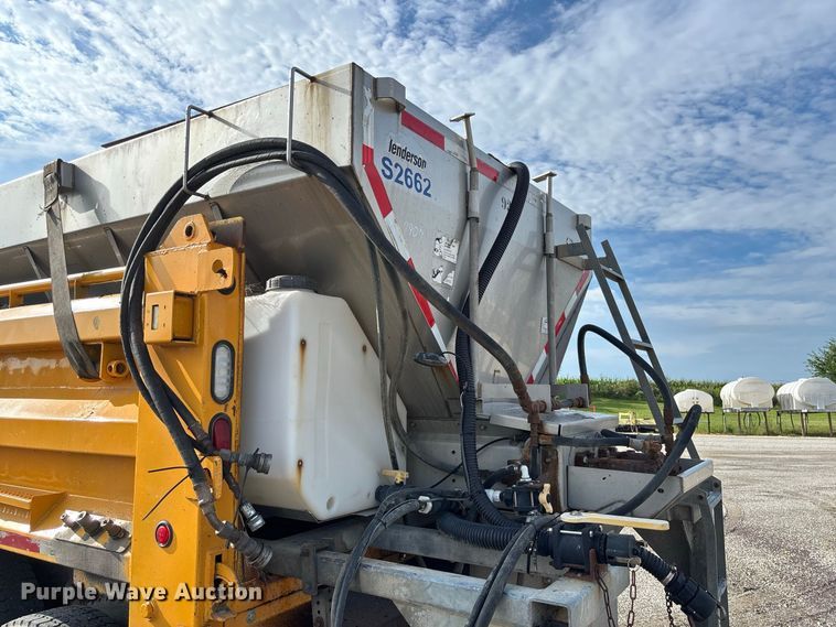 image for item DZ4666 2007 International 7400 dump truck