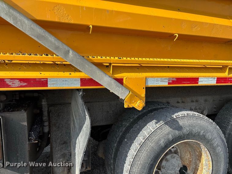 image for item DZ4666 2007 International 7400 dump truck