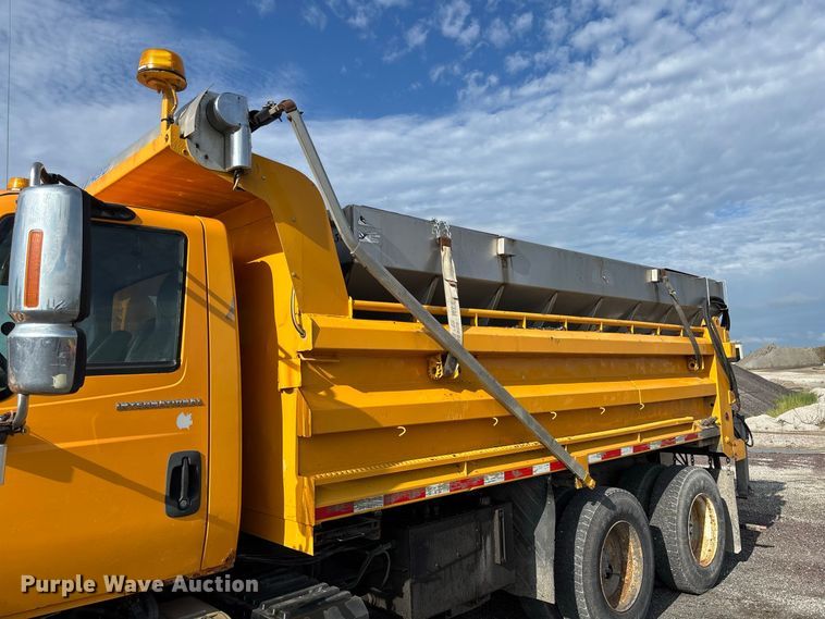 image for item DZ4666 2007 International 7400 dump truck