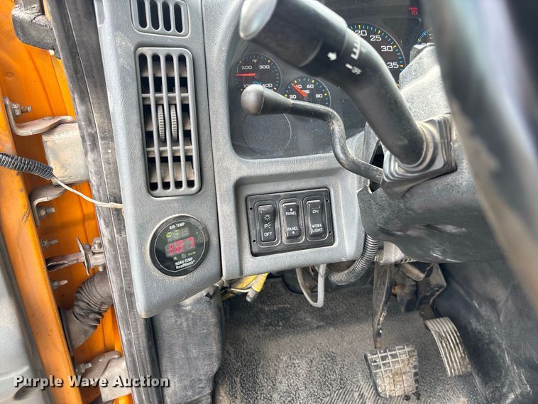 image for item DZ4666 2007 International 7400 dump truck