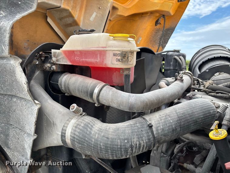 image for item DZ4666 2007 International 7400 dump truck