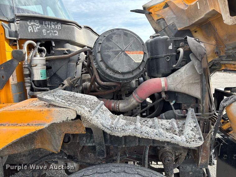 image for item DZ4666 2007 International 7400 dump truck