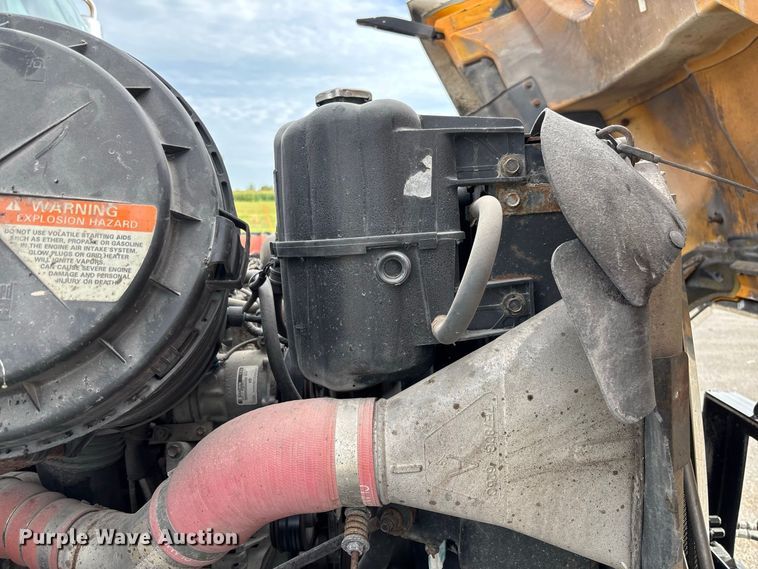 image for item DZ4666 2007 International 7400 dump truck