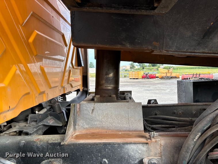 image for item DZ4666 2007 International 7400 dump truck