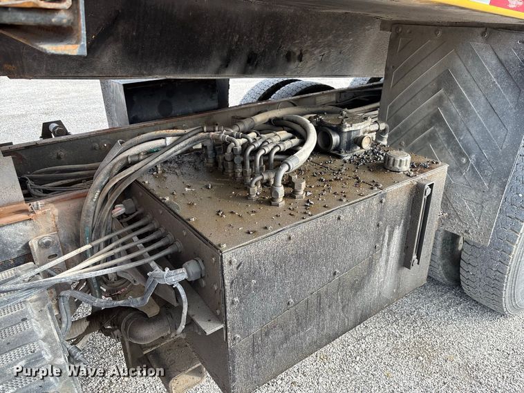 image for item DZ4666 2007 International 7400 dump truck