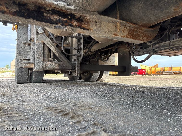 image for item DZ4666 2007 International 7400 dump truck
