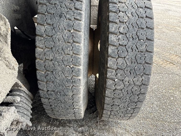 image for item DZ4666 2007 International 7400 dump truck