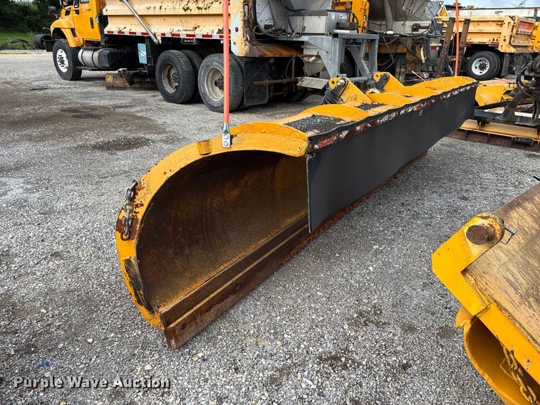 image for item DZ4666 2007 International 7400 dump truck