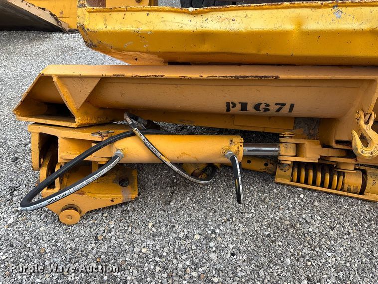image for item DZ4666 2007 International 7400 dump truck