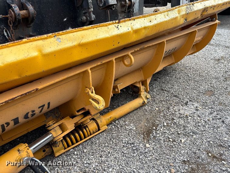 image for item DZ4666 2007 International 7400 dump truck