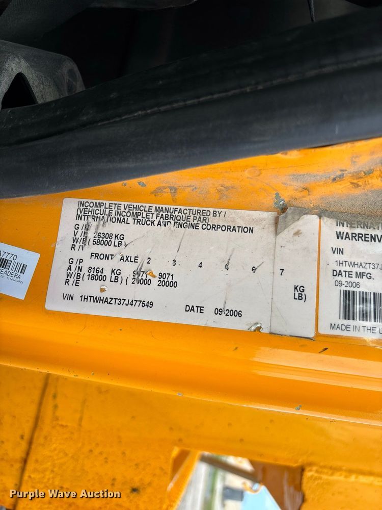 image for item DZ4666 2007 International 7400 dump truck
