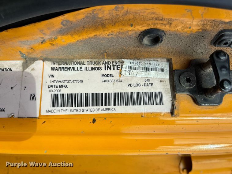 image for item DZ4666 2007 International 7400 dump truck