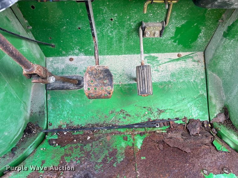 image for item DZ4667 2008 John Deere Gator utility vehicle