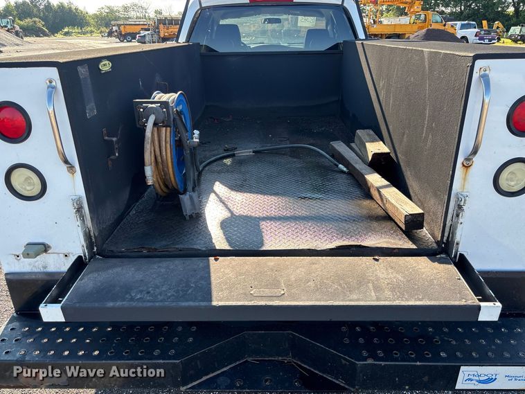 image for item DZ4671 2009 Dodge Ram 2500 Ext. Cab utility bed pickup truck