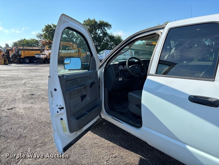 image for item DZ4671 2009 Dodge Ram 2500 Ext. Cab utility bed pickup truck