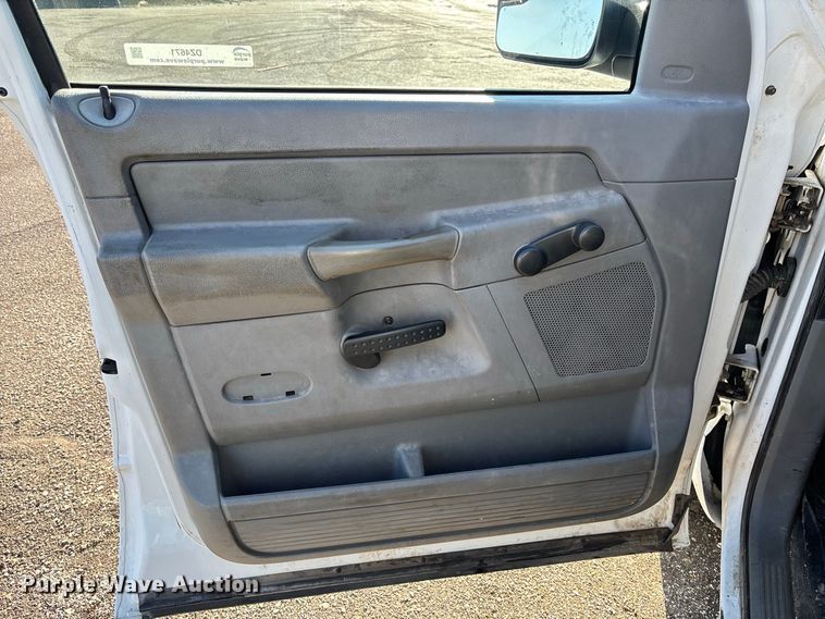 image for item DZ4671 2009 Dodge Ram 2500 Ext. Cab utility bed pickup truck