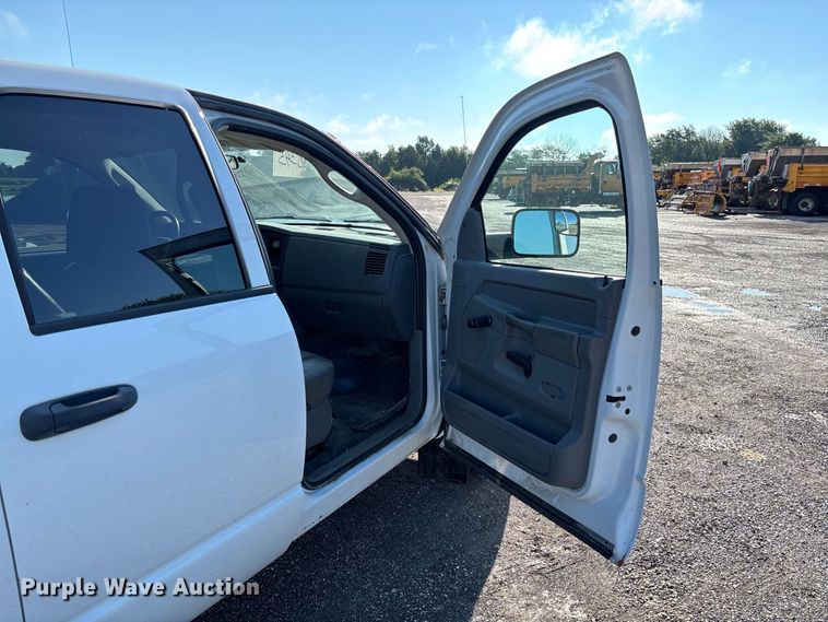 image for item DZ4671 2009 Dodge Ram 2500 Ext. Cab utility bed pickup truck
