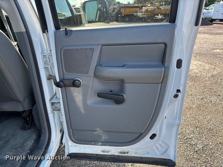 image for item DZ4671 2009 Dodge Ram 2500 Ext. Cab utility bed pickup truck