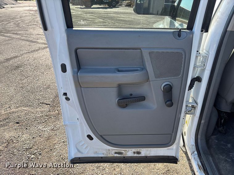 image for item DZ4671 2009 Dodge Ram 2500 Ext. Cab utility bed pickup truck
