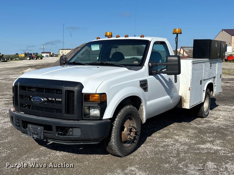 2009 Ford F350 Super Duty XL utility bed pickup truck